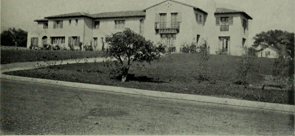 An illustration from Architect and engineer, 1905, leaf 220