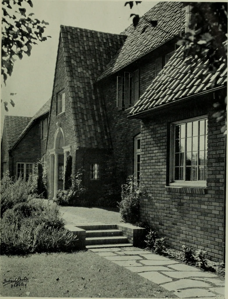 An illustration from Architect and engineer, 1905, leaf 28
