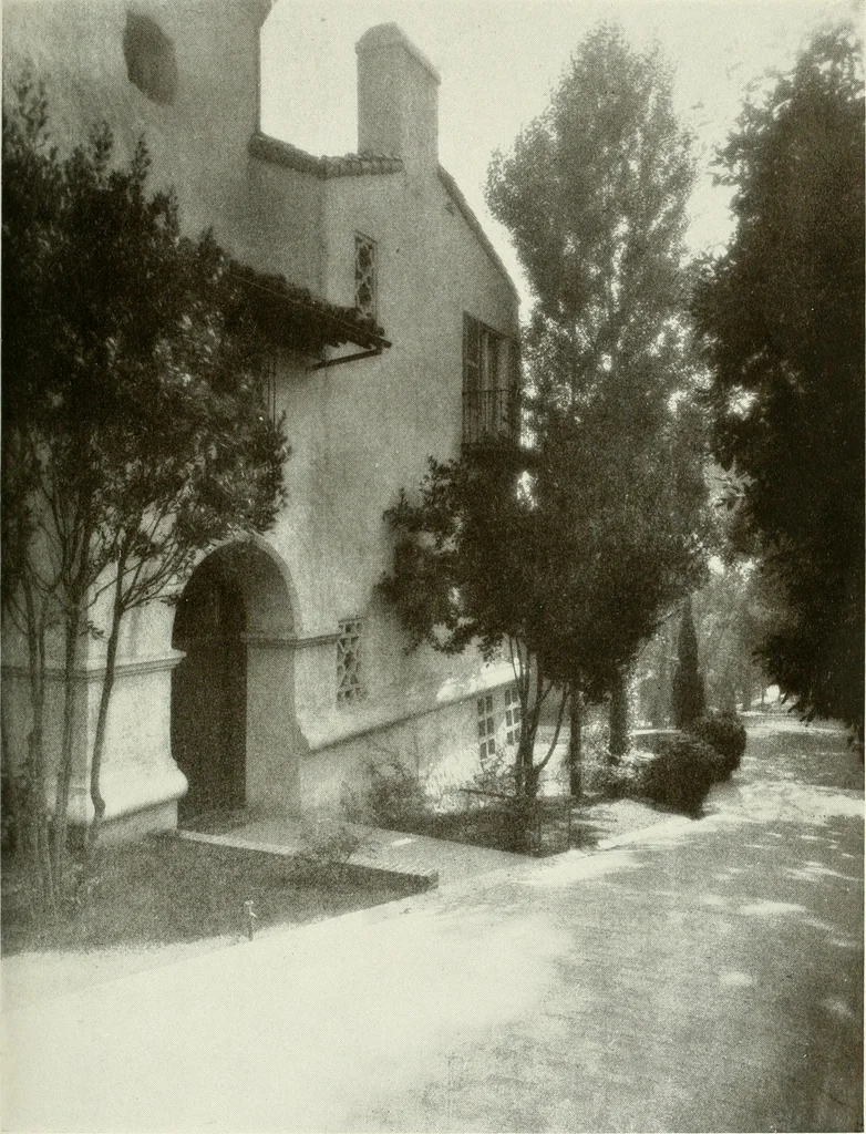 An illustration from Architect and engineer, 1905, leaf 162