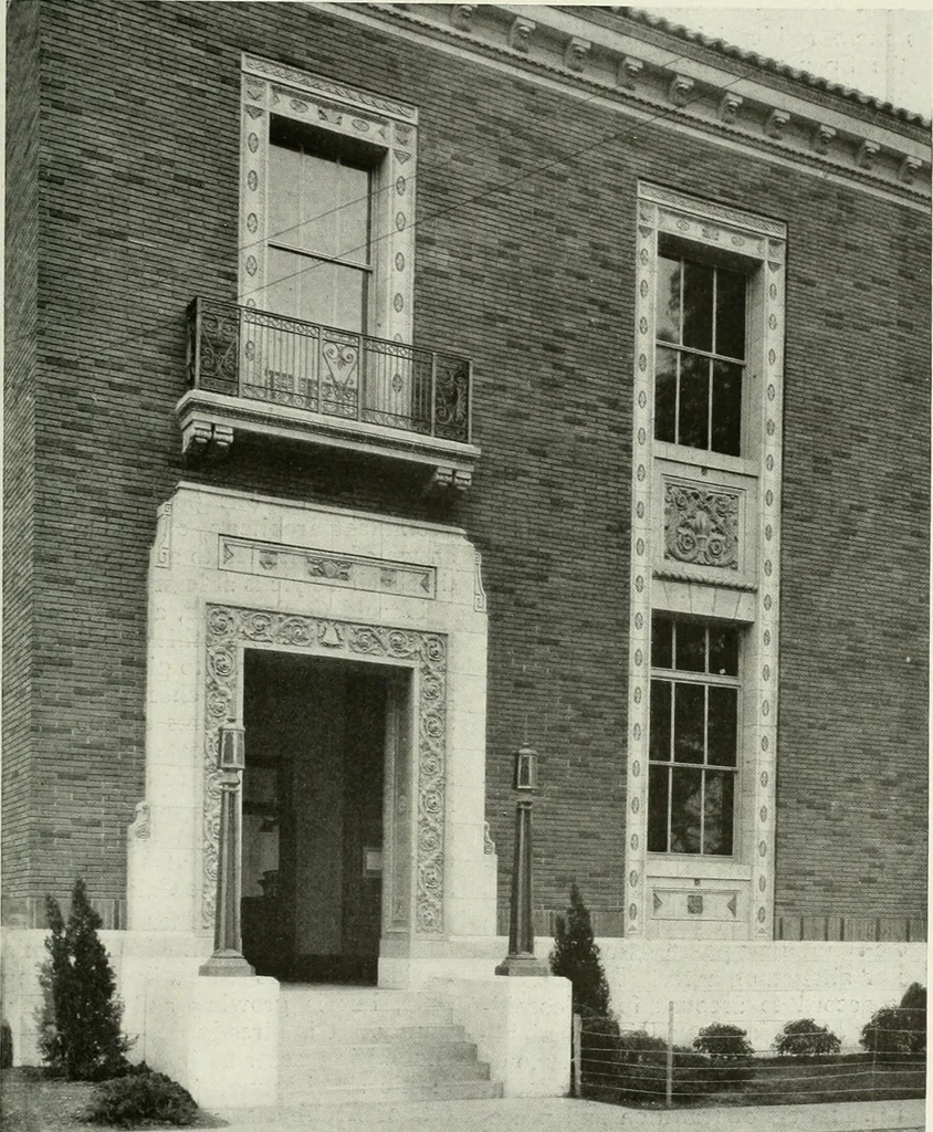 An illustration from Architect and engineer, 1905, leaf 260