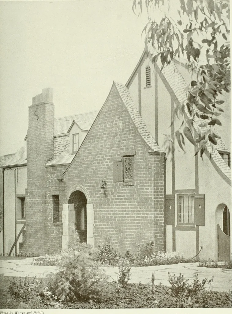 An illustration from Architect and engineer, 1905, leaf 318