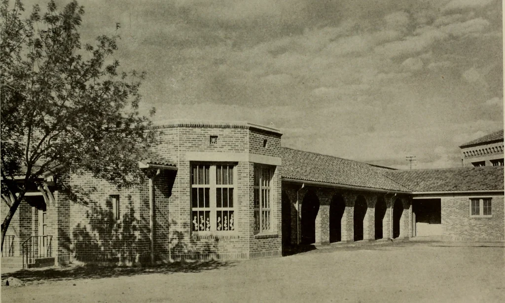 An illustration from Architect and engineer, 1905, leaf 111