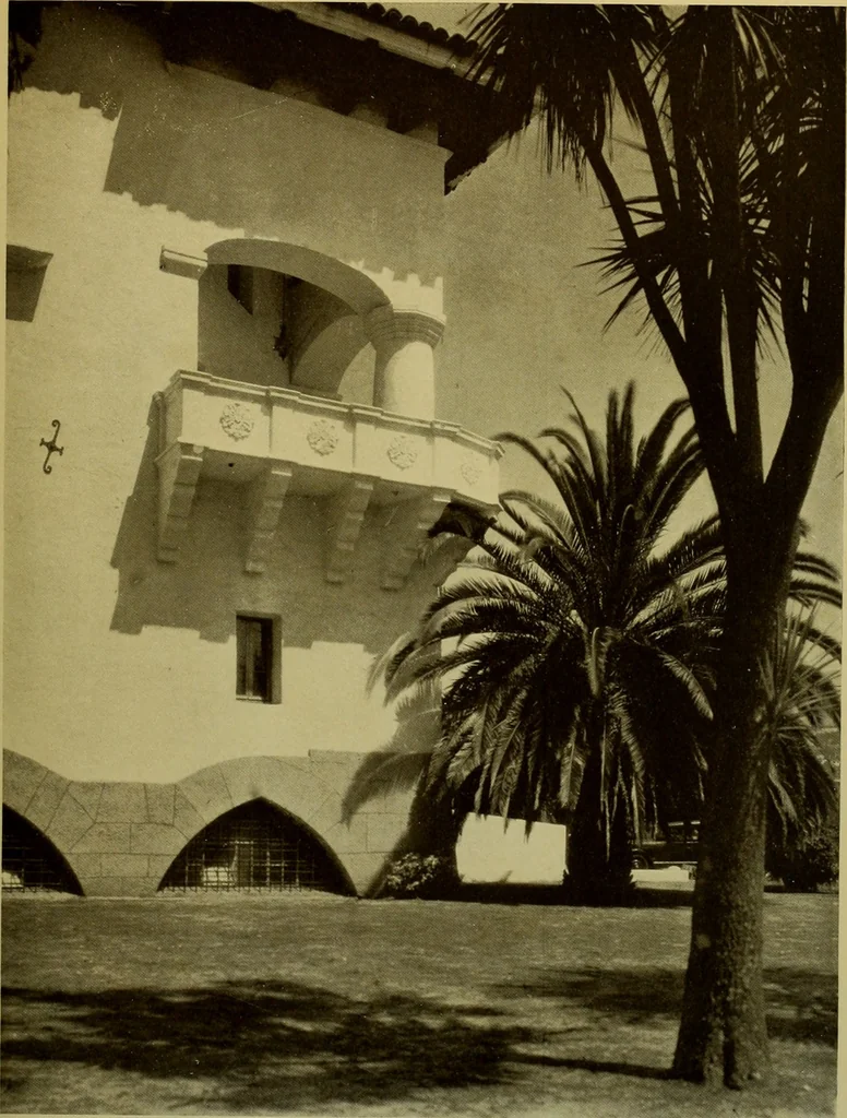 An illustration from Architect and engineer, 1905, leaf 330