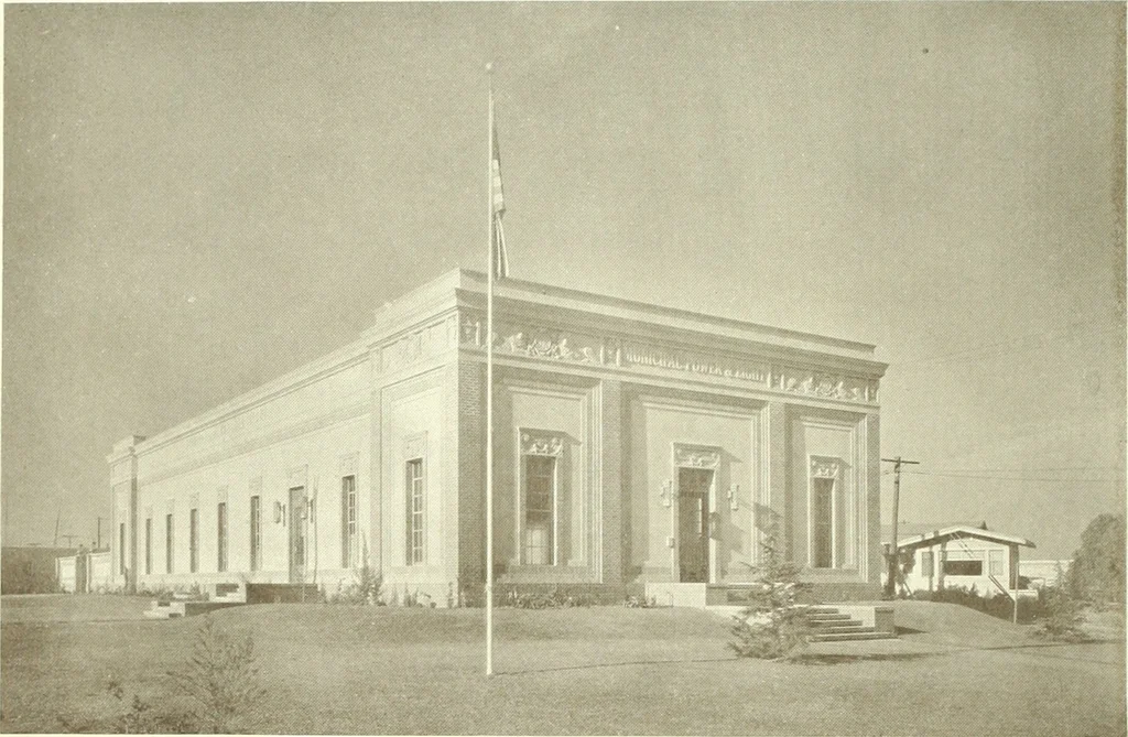An illustration from Architect and engineer, 1905, leaf 165
