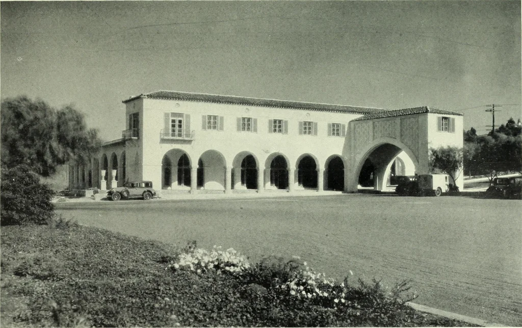 An illustration from Architect and engineer, 1905, leaf 340