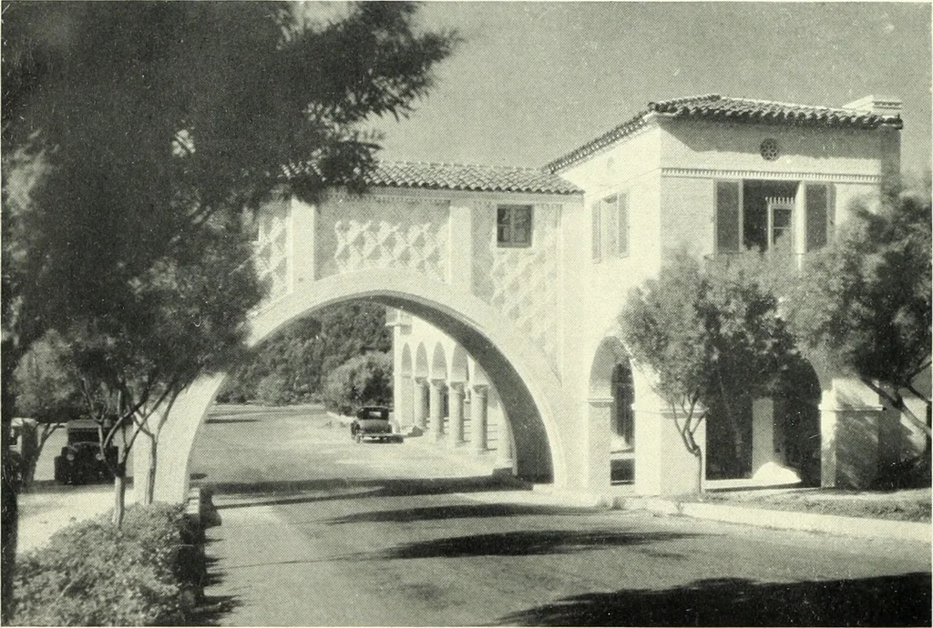 An illustration from Architect and engineer, 1905, leaf 341