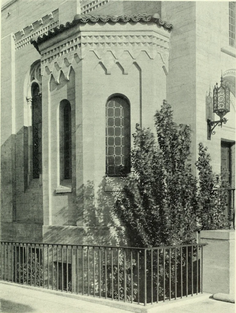 An illustration from Architect and engineer, 1905, leaf 392