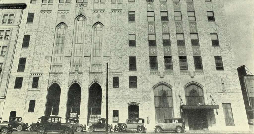 An illustration from Architect and engineer, 1905, leaf 572