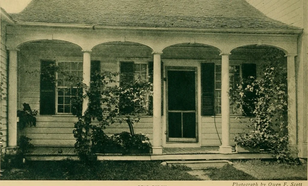 An illustration from An architectural monograph on early wood built houses of central New York, with text by Carl C. Tallman;, 1918, leaf 5