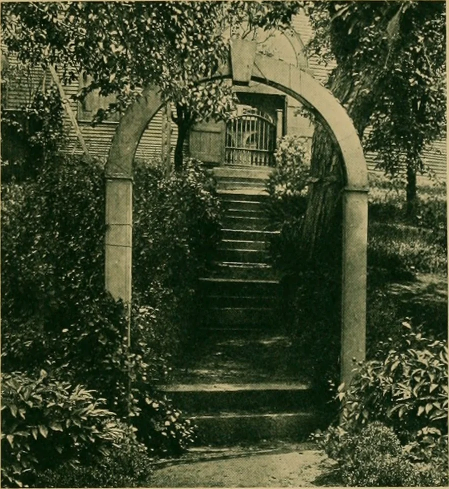 An illustration from An architectural monograph on dependencies of the old fashioned house, 1922, leaf 14