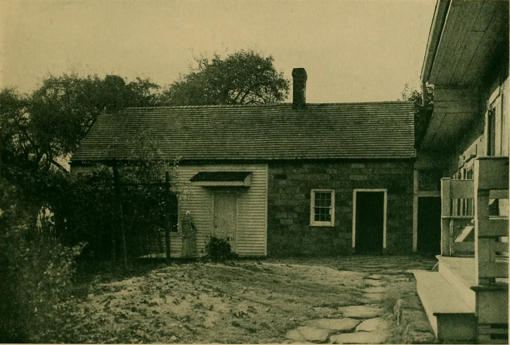 An illustration from An architectural monograph on dependencies of the old fashioned house, 1922, leaf 8