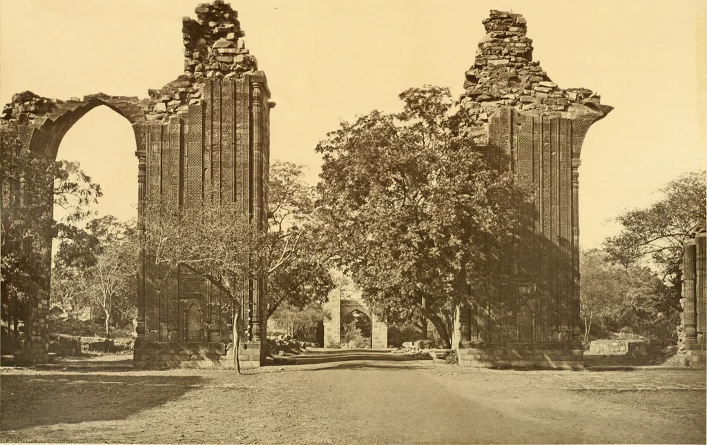 An illustration from The architecture of ancient Delhi : especially the buildings around the Kutb Minar, 1872, leaf 142