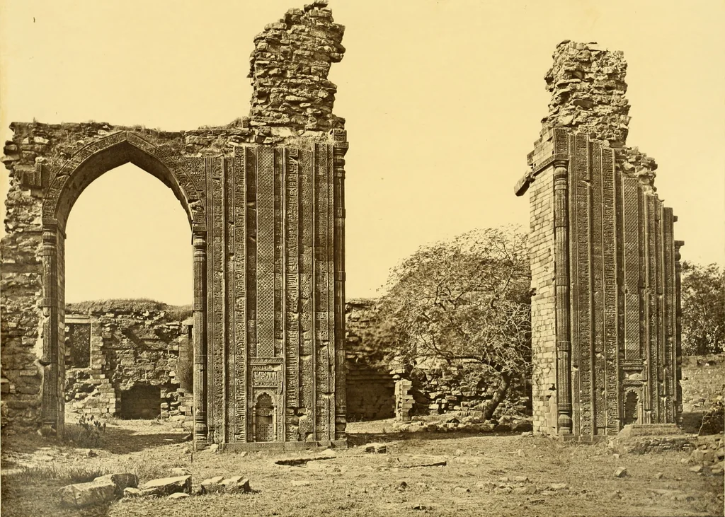 An illustration from The architecture of ancient Delhi : especially the buildings around the Kutb Minar, 1872, leaf 146