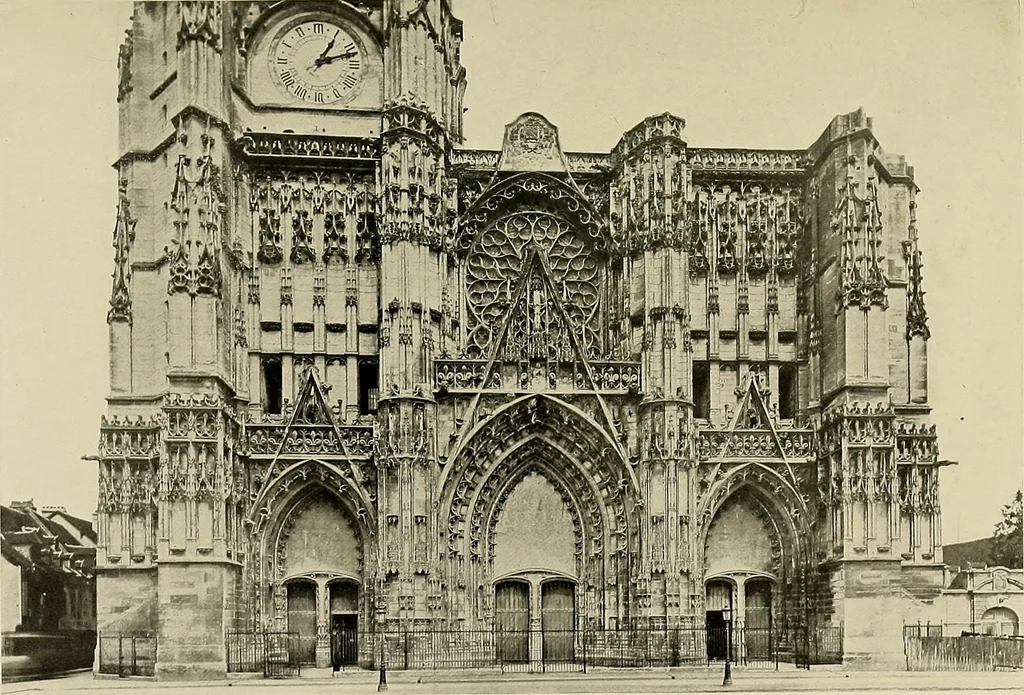 An illustration from Medieval architecture, its origins and development, with lists of monuments and bibliographies, 1909, leaf 600