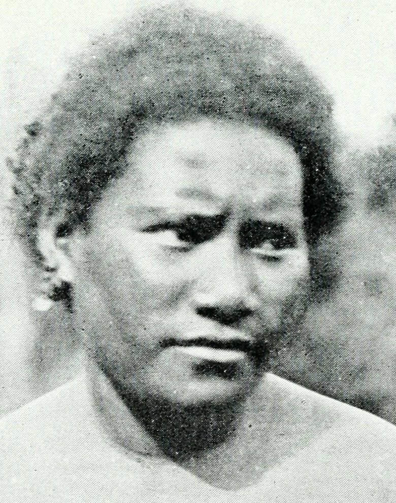 An illustration from Argonauts of the western Pacific; an account of native enterprise and adventure in the Archipelagoes of Melanesian New Guinea. With a pref. by Sir James George Frazer, 1922, leaf 92