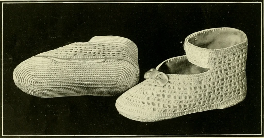 An illustration from Artamo crochet book ... no. 1-, 1916, leaf 19