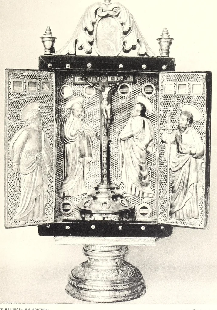 An illustration from Arte religiosa em Portugal, 1914, leaf 385