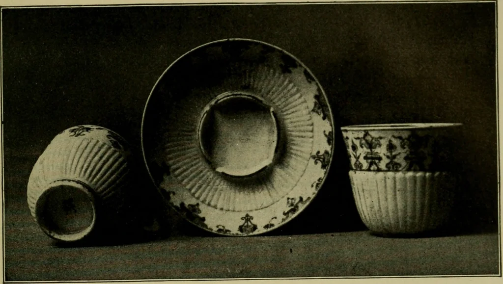 An illustration from Artificial soft paste porcelain : France, Italy, Spain and England, 1907, leaf 22
