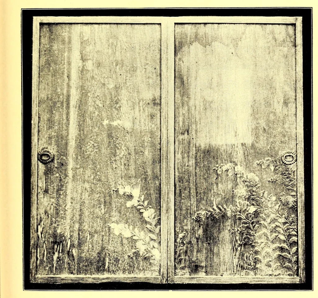 An illustration from Art of old Japan, rare specimens of pewter, carvings in jade and other stones and wood. Many lanterns from famous palace and temple grounds, fine gold lacquers and other scarce objects : selected by the well-known Japanese connoisseur Bunkio Matsuki, 1904, leaf 183