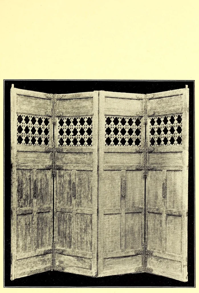 An illustration from Art of old Japan, rare specimens of pewter, carvings in jade and other stones and wood. Many lanterns from famous palace and temple grounds, fine gold lacquers and other scarce objects : selected by the well-known Japanese connoisseur Bunkio Matsuki, 1904, leaf 89