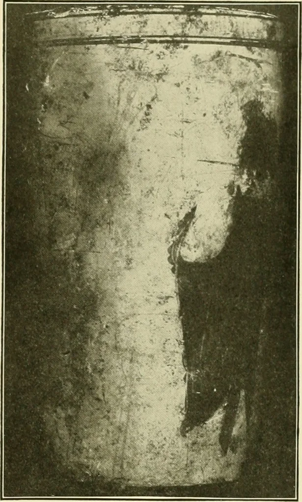An illustration from Athenian lekythoi : with outline drawing in matt color on a white ground : appendix: additional lekythoi with outline drawing in glaze varnish on a white ground, 1914, leaf 322
