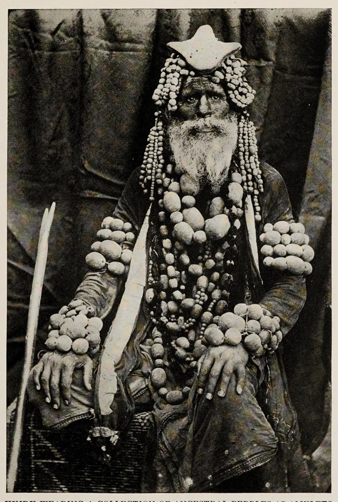 An illustration from The magic of jewels and charms, 1915, leaf 65