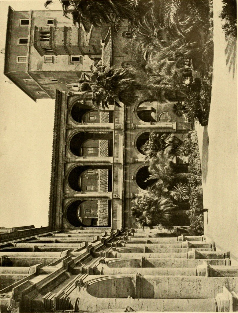 An illustration from Baukunst und dekorative plastik der frührenaissance in Italien, 1920, leaf 156