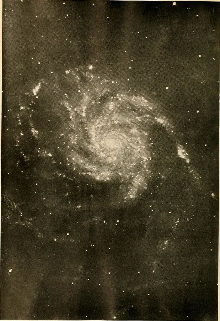 An illustration from A beginner's star-book; an easy guide to the stars and to the astronomical uses of the opera-glass, the field-glass and the telescope, 1912, leaf 5