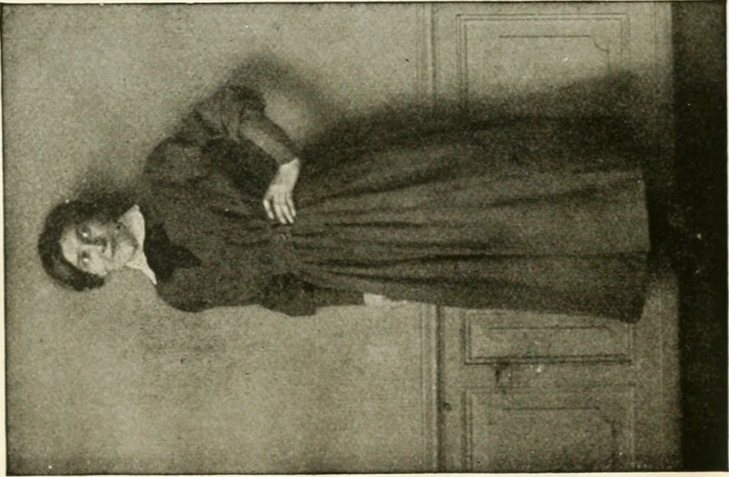 An illustration from Bekleidungskunst und Mode, 1918, leaf 225