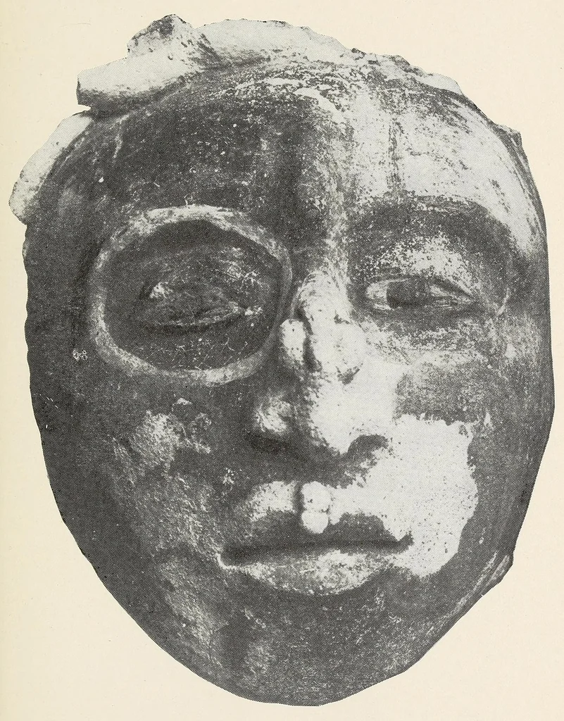 An illustration from Bibliographic notes on Uxmal, Yucatan, 1921, leaf 105