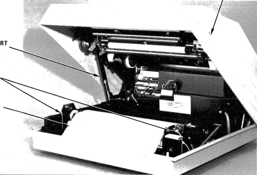 An illustration from versatec :: 5990-01 C2700 Series Thermal Transfer Color Plotter Operator Guide Oct1986, 1919, leaf 30