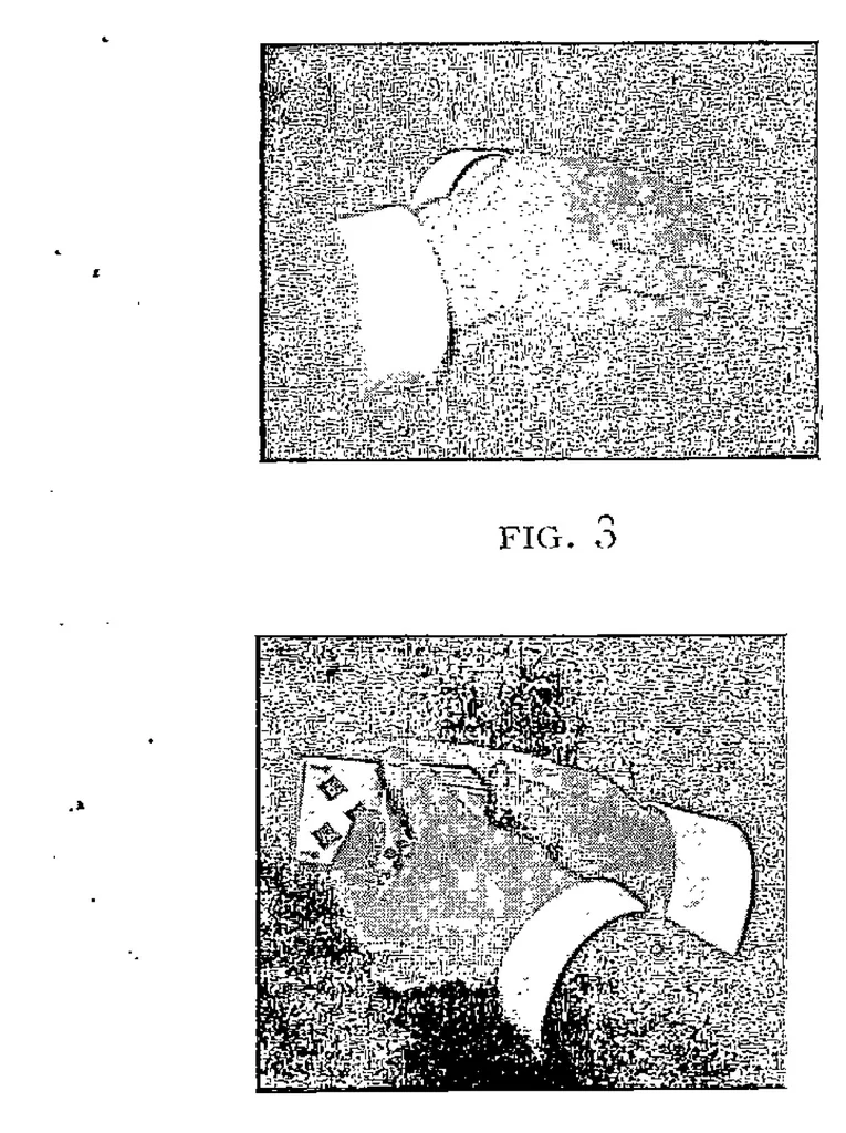 An illustration from La prestidigitation sans appareils : traité de tous les tours de mains anciens et de toutes les manipulations nouvelles (notamment du double empalmage), comprenant des tours anciens et modernes (cartes, pièces, billes de billard, dés à coudre) / Camille Gaultier,.., 1914, leaf 80