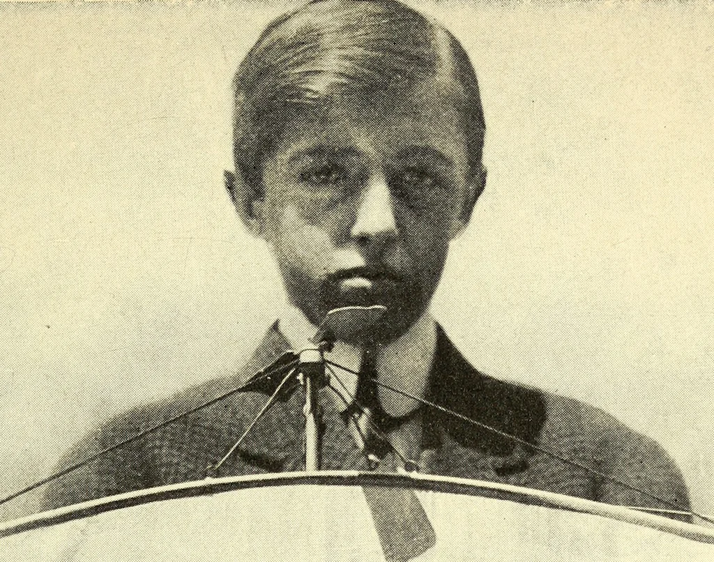 An illustration from The boys' book of model aeroplanes : how to build and fly them : with the story of the evolution of the flying machine, 1912, leaf 114