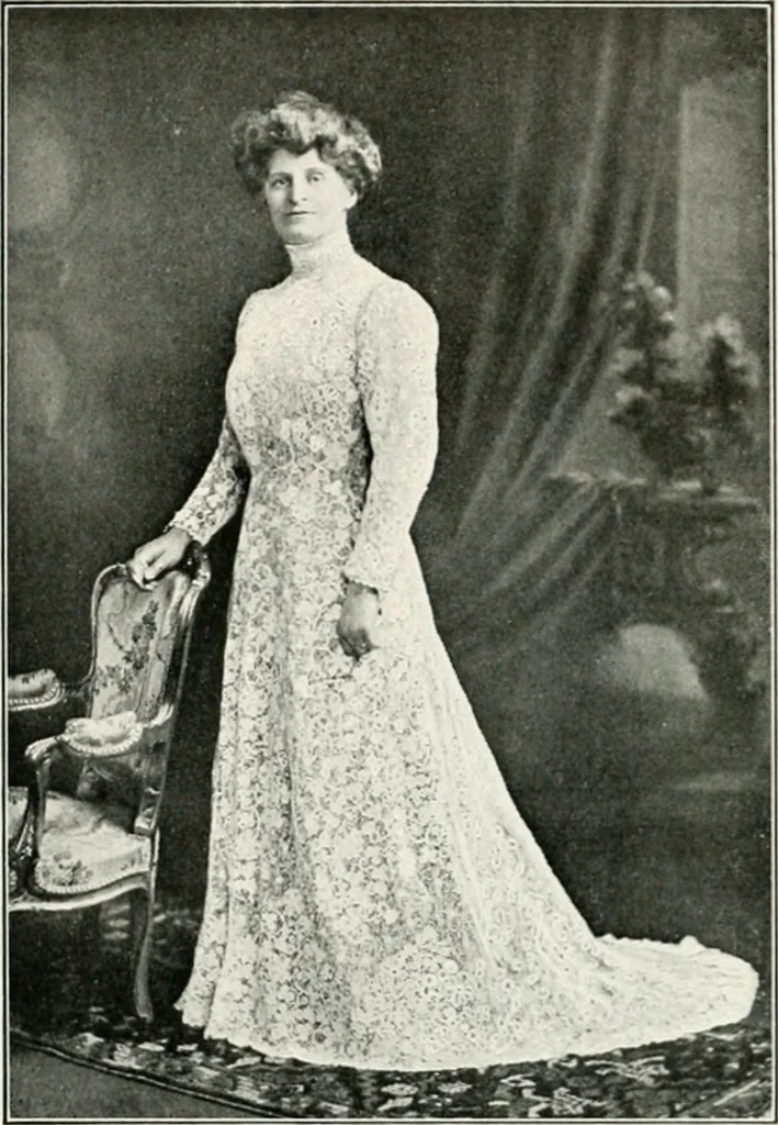 An illustration from British military prints, 1909, leaf 28