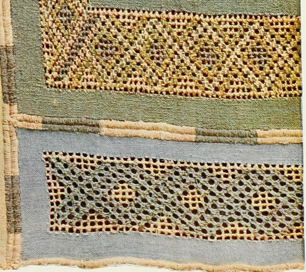 An illustration from Broderies des paysannes de Smolensk; Exécutées sous la direction de la Princesse Marie Ténichev, 1900, leaf 56