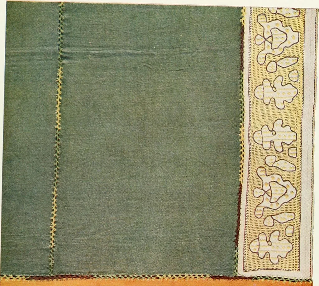 An illustration from Broderies des paysannes de Smolensk; Exécutées sous la direction de la Princesse Marie Ténichev, 1900, leaf 74