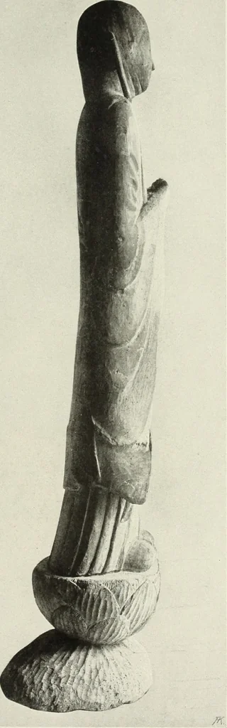 An illustration from Buddhistische plastik in Japan bis in den beginn des 8. jahrhunderts n. Chr, 1919, leaf 212