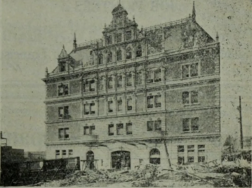 An illustration from Building & engineering news, 1914, leaf 760