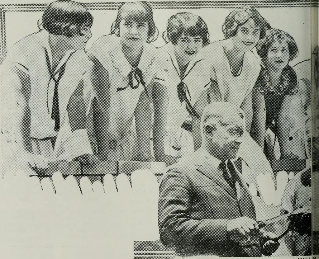 An illustration from Building & engineering news, 1914, leaf 241
