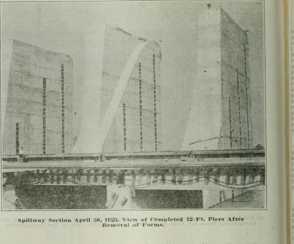 An illustration from Building & engineering news, 1914, leaf 275