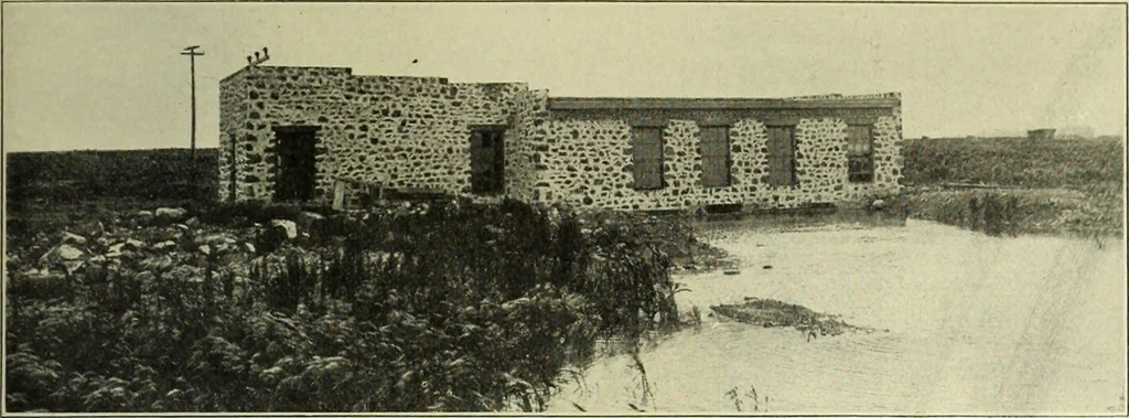 An illustration from Buildings, 1922, leaf 208
