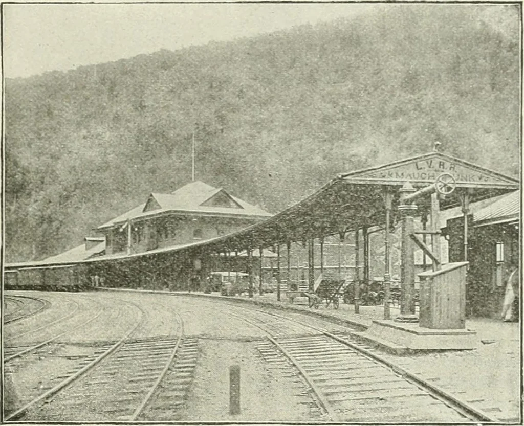 An illustration from Buildings and structures of American railroads. A reference book for railroad managers, superintendents, master mechanics, engineers, architects, and students, 1893, leaf 368