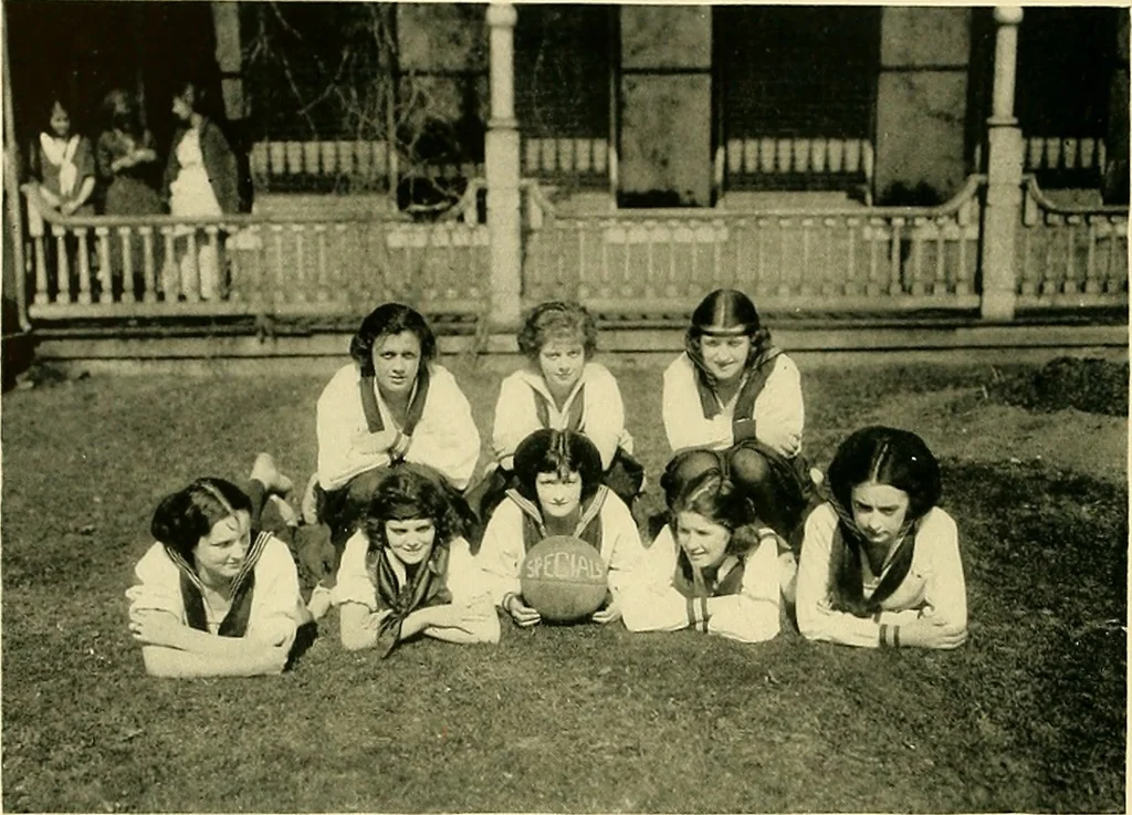 An illustration from Bukresco college annual guide;, 1922, leaf 105