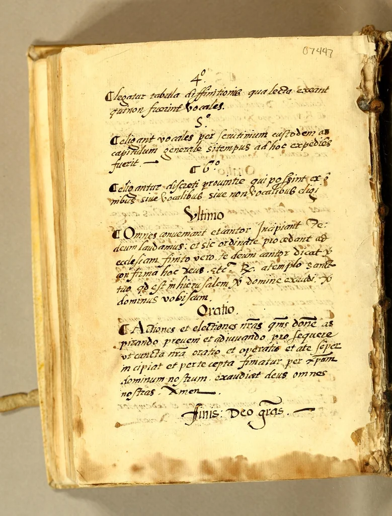 An illustration from Bulla confirmationis et nouae concessionis priuilegiorum omnium ordinum Mendicantium. : cum certis declarationibus decretis [et] inhibitio[n]ibus. S. D. N. D. Pij Papæ V. Motu p[ro]prio, 1568, leaf 32
