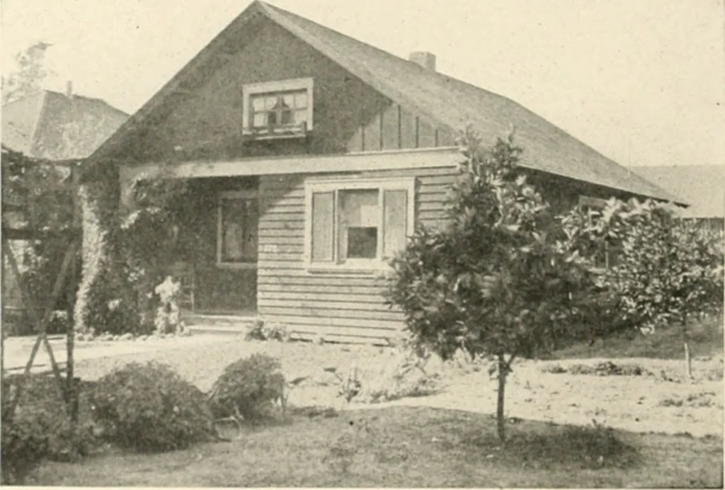 An illustration from Bungalows; their design, construction and furnishing, with suggestions also for camps, summer homes and cottages of similar character, 1911, leaf 119