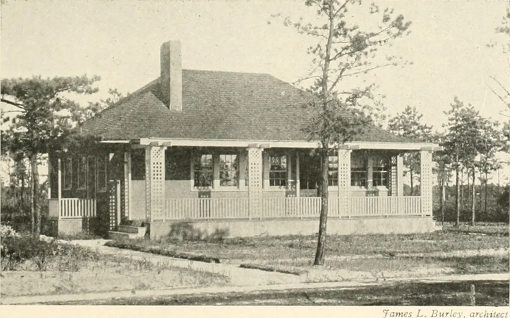 An illustration from Bungalows; their design, construction and furnishing, with suggestions also for camps, summer homes and cottages of similar character, 1911, leaf 122