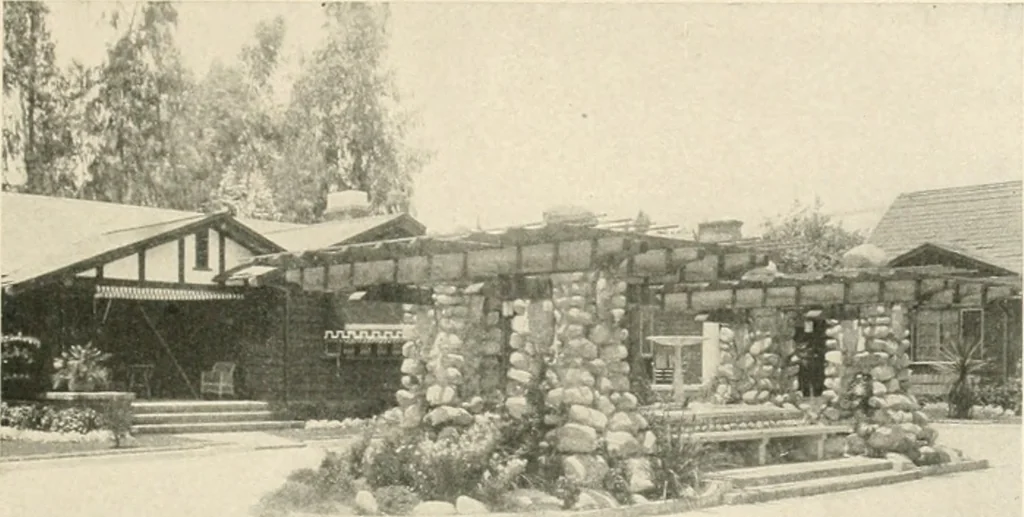 An illustration from Bungalows; their design, construction and furnishing, with suggestions also for camps, summer homes and cottages of similar character, 1911, leaf 40
