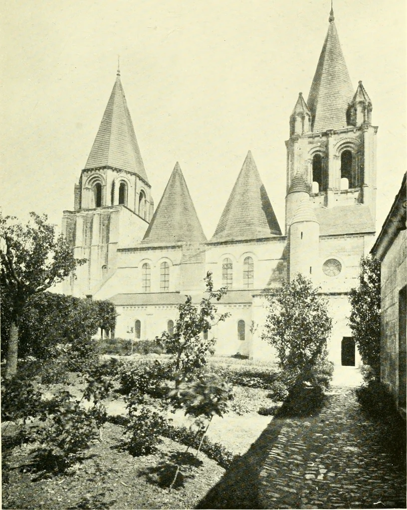 An illustration from Byzantine and Romanesque architecture, 1913, leaf 92