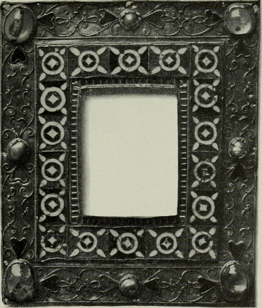 An illustration from Die byzantinischen Zellenschmelze der Sammlung Dr. Alex. von Swenigorodskoï und das darüber veröffentlichte Prachtwerk : archäologisch-kunstgeschichtliche Studie, 1896, leaf 520