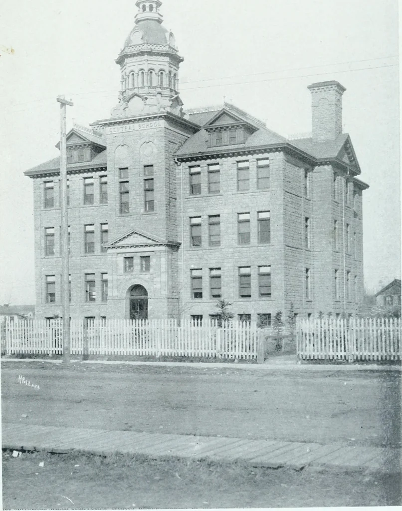 An illustration from Calgary, 1912, leaf 166